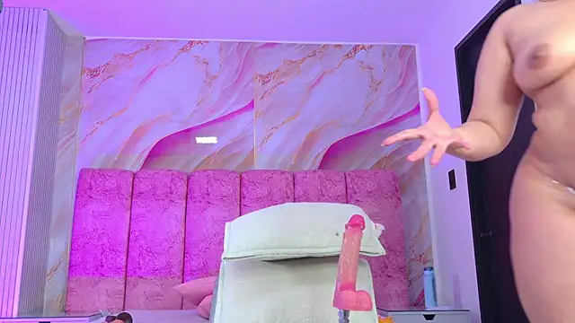 emmacurvy's Live XXX Chat