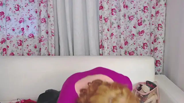 SilviaHart Chat XXX in diretta