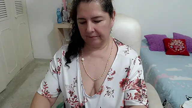 leonela_69 Live XXX-Chat