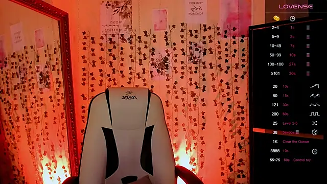 AnyaTaylor_のライブXXXチャット