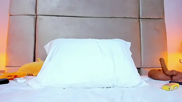 isabel_sofiaa Chat XXX live