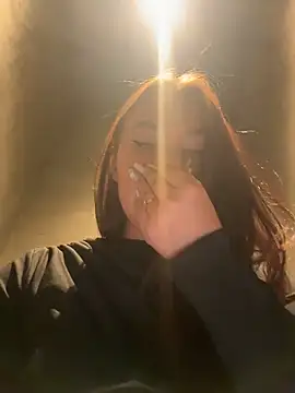 KiraSunshine Adlı Modelin Canlı XXX Sohbeti