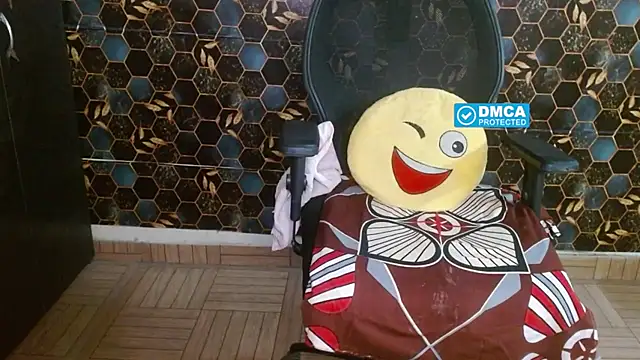 KinderrJoy's Live XXX Chat