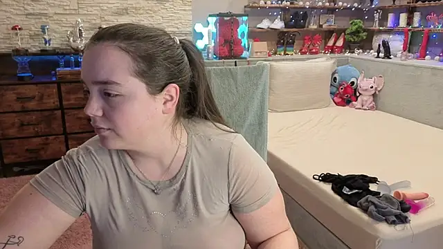 Kimberly-Caprice's Live XXX Chat