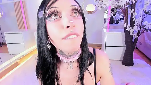 SalemBlackrose 即時 XXX 聊天