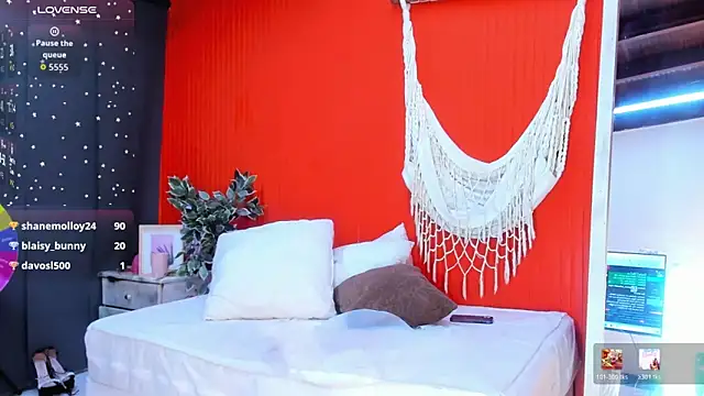 grace_miller03 Adlı Modelin Canlı XXX Sohbeti