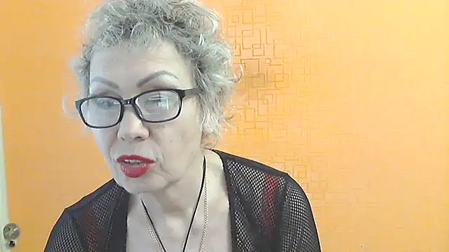 NessyJenixsのライブXXXチャット