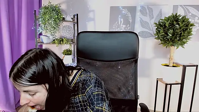 MartaEdams live XXX chat