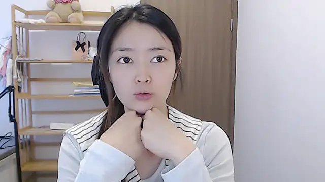 Mimi-cnbabyのライブXXXチャット