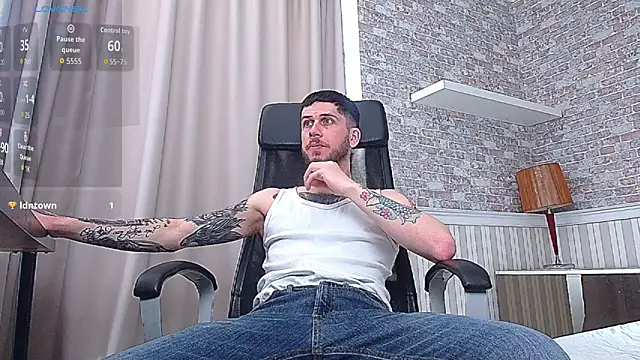 Онлайн чат XXX JonahShaw