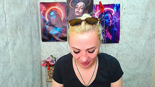 EmmaCat_のライブXXXチャット