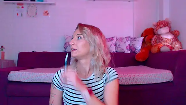 CassieSpellのライブXXXチャット