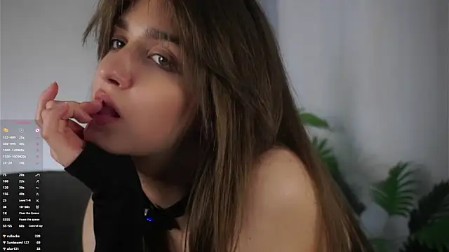 ClarineCasebolt Adlı Modelin Canlı XXX Sohbeti