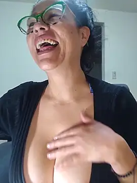 naughty_doll_horny 现场XXX聊天