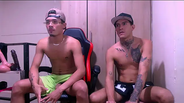 dilan_abraham12 élő XXX-chatje