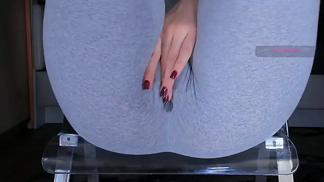 Cameltoe_squirt_inPants' Live XXX Chat