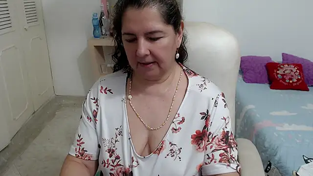 leonela_69 Live XXX-Chat