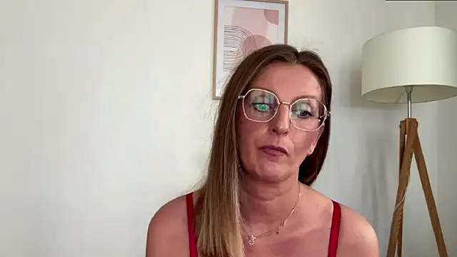 HornyJudith's Live XXX Chat