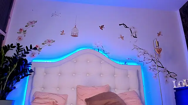 TinyBlair Chat XXX live