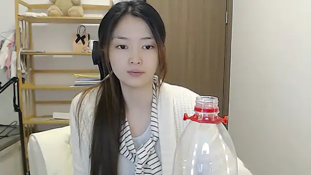 Mimi-cnbaby's Live XXX Chat