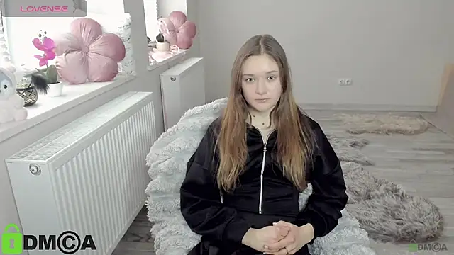 Elina_X Adlı Modelin Canlı XXX Sohbeti