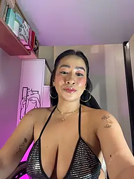 AsianMilfSheryl Show in webcam
