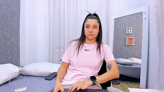 Chat +18 de ViictoriiaSaenz ao vivo