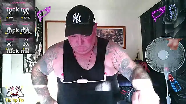 KINKYBLUEYES69's Live XXX Chat