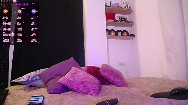 dark__nymph Show in webcam