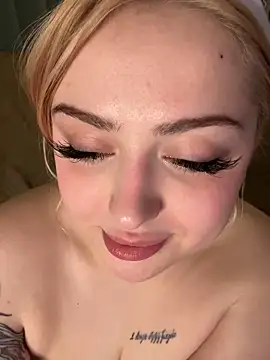 KellyMoorsのライブXXXチャット