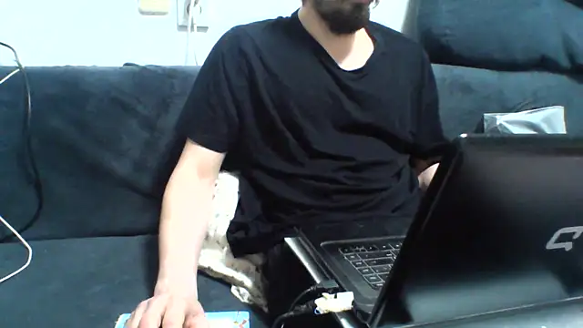 KaelNox Chat XXX in diretta