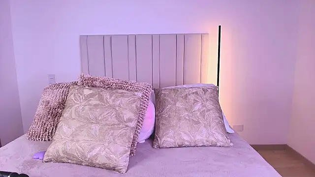 Anna-Lynn Live XXX-Chat