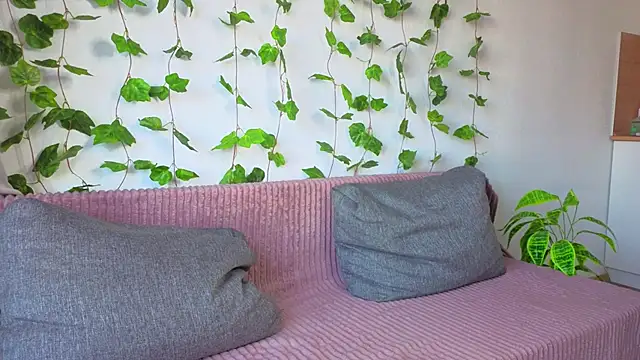 MonikFoxiのライブXXXチャット