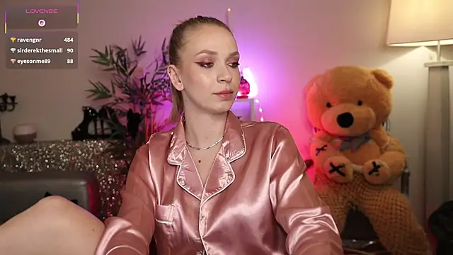 NovaHollisx 即時 XXX 聊天