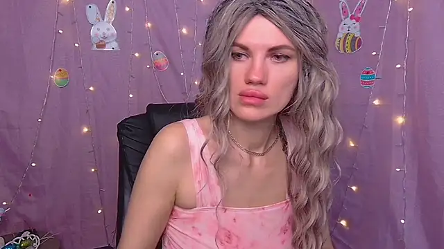 MilaLoonaのライブXXXチャット