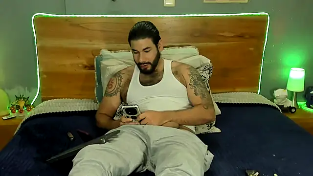 Prometeo-grizzly's Webcam Show