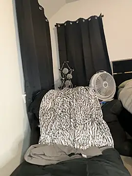 Exotic_Queen_ Chat XXX in diretta