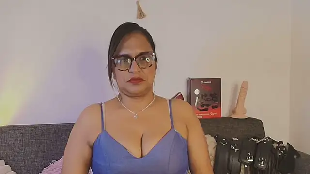 Angela_mature49 Adlı Modelin Canlı XXX Sohbeti