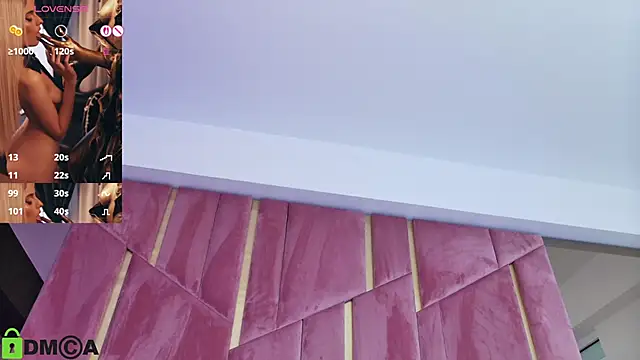 SelenaDaze élő XXX-chatje