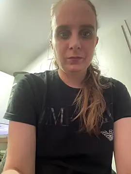 แชท XXX สดของ Chantalee