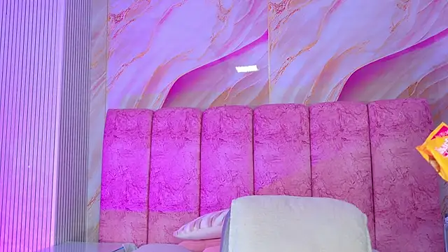 emmacurvy Chat XXX in diretta