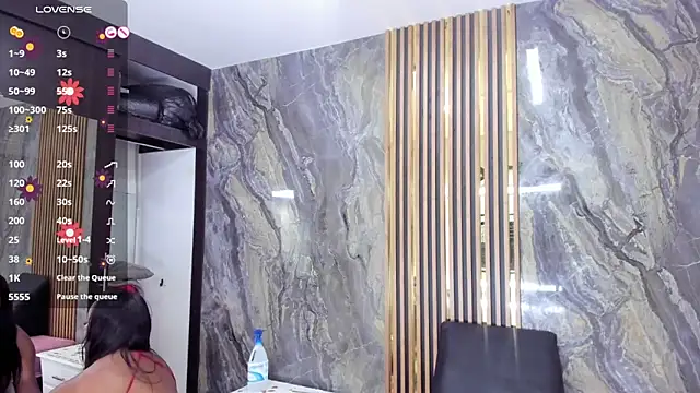 LauraSaenz01's Live XXX Chat