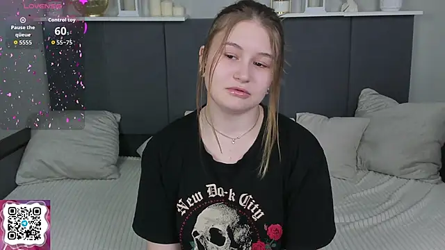 MilanaXHoney's Live XXX Chat