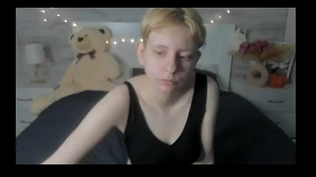 EloraBlu's Live XXX Chat