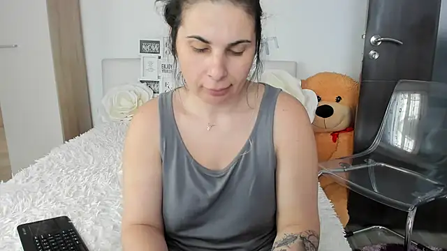 sweetemy4u Adlı Modelin Web Kamerası Şovu