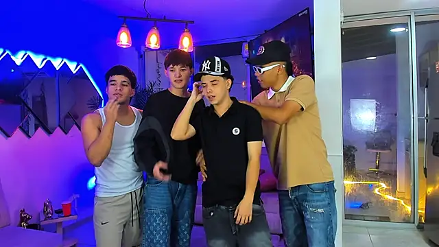 Show modela Houseofwarrios na web-kameri