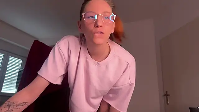 Živý XXX chat Caliiie-of