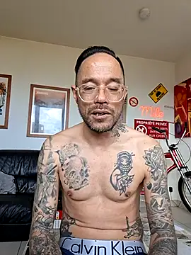 Mr_Graffitimile's Live XXX Chat