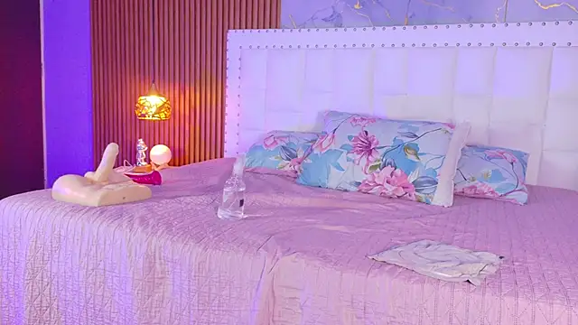 Chat +18 de kinkylittlegirll ao vivo