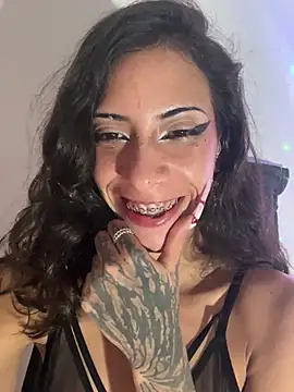 Lia_Valmont Chat XXX in diretta